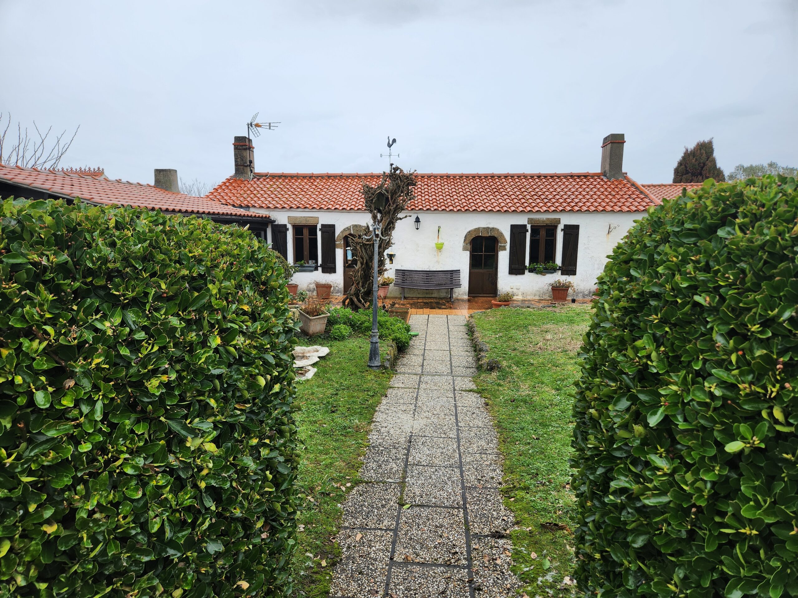 Maison typique vendéenne à rénover sur la dune, au calme, à 2 pas des vagues